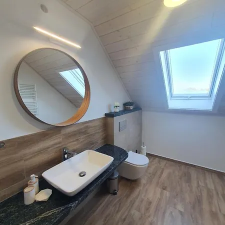 Milochowka - Dom Drewniany Blizniak ブジジェ・トゥホルスキエ