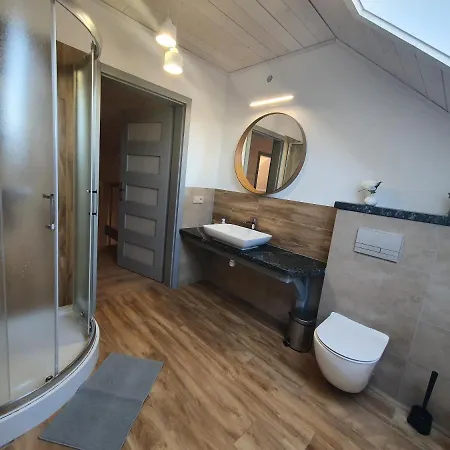 Milochowka - Dom Drewniany Blizniak 別荘 *