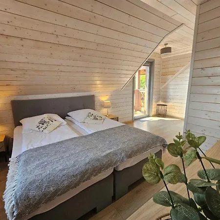 別荘 Milochowka - Dom Drewniany Blizniak ブジジェ・トゥホルスキエ