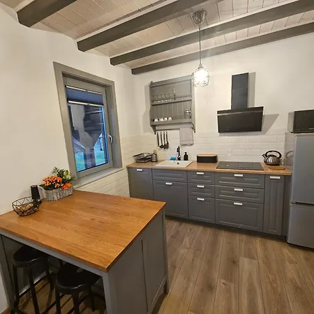 Milochowka - Dom Drewniany Blizniak * ブジジェ・トゥホルスキエ