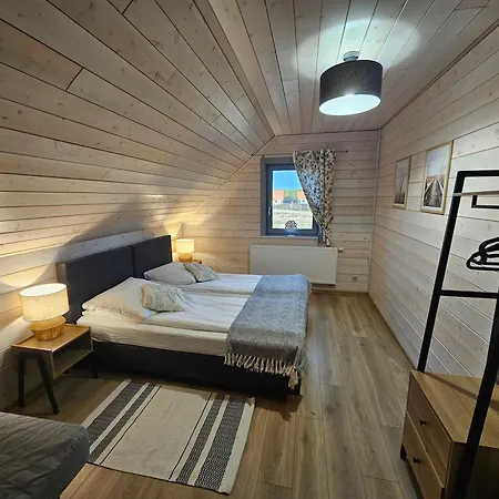 Milochowka - Dom Drewniany Blizniak * ブジジェ・トゥホルスキエ