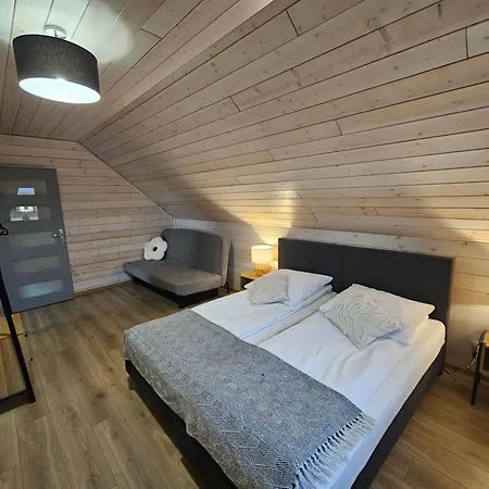 別荘 Milochowka - Dom Drewniany Blizniak