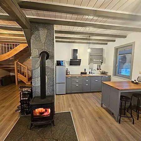 Milochowka - Dom Drewniany Blizniak Holiday home